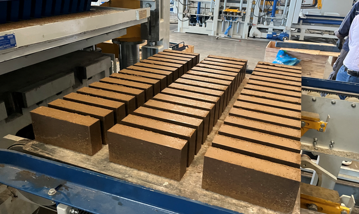 ZN1500 totalman otomatik brik fè machin pèmèt kliyan East Lachin nan itilizasyon resous boue